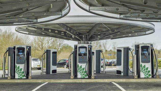 Survey shows 83% of EV drivers rely on electric car for essential travel