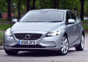 VOLVO V40 1.5 T3 Momentum 152HP Geartronic, Petrol, CO2 emissions 132 g/km, MPG 37.8
