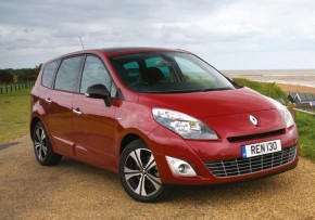 RENAULT Grand Scenic 2.0 dCi 150 [from May 2009], Diesel, CO2 emissions 184 g/km, MPG 40.1