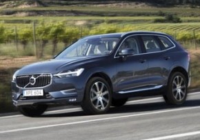 VOLVO XC60 T6 R-Design 2.0 310hp AWD Geartronic, Petrol, CO2 emissions 174 g/km, MPG 38.8